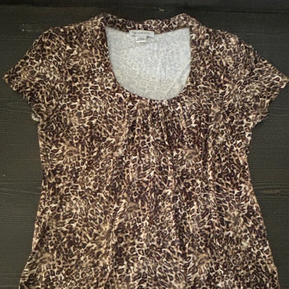 Liz Claiborne Leopard Print Short Sleeved Top  Size Large